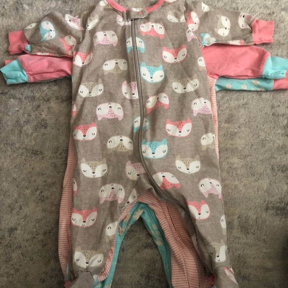 0-3 month old onesie bundle - Picture 3 of 5